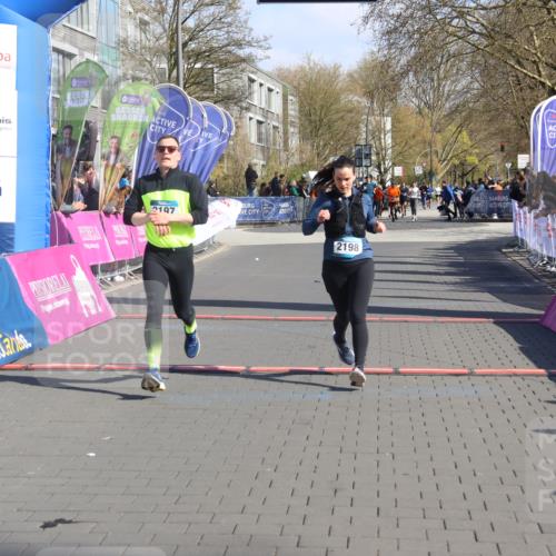 12.04.2026 - 45. Internationalen Wilhelmsburger Insellauf Strokosch-Dieckow http://msf.ph/oto/9461335 12.04.2026 10:51:09 Ziel 2198, 2197 meine-sportfotos.de