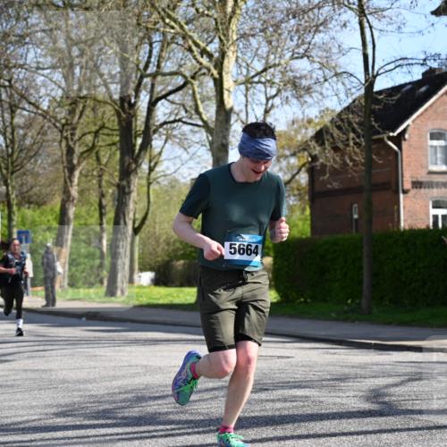 12.04.2026 - 45. Internationalen Wilhelmsburger Insellauf J. Mangold http://msf.ph/oto/9461336 12.04.2026 10:45:51 Ziel 4139, 4531, 5694, 2216, 3430, 5594, 4481, 4682, 5664, 3172, 2691, 3256, 3848, 3849, 5690, 4182, 2460, 2706, 4357, 3952, 4755, 3480, 5050, 5598, 5598, 3635, 4762, 5466, 2596, 3008, 4631 meine-sportfotos.de