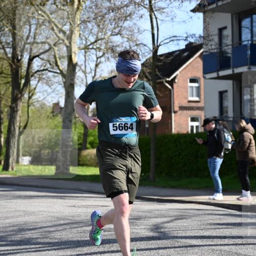 12.04.2026 - 45. Internationalen Wilhelmsburger Insellauf J. Mangold http://msf.ph/oto/9461339 12.04.2026 10:45:51 Ziel 4139, 4531, 5694, 2216, 3430, 5594, 4481, 4682, 5664, 3172, 2691, 3256, 3848, 3849, 5690, 4182, 2460, 2706, 4357, 3952, 4755, 3480, 5050, 5598, 5598, 3635, 4762, 5466, 2596, 3008, 4631 meine-sportfotos.de