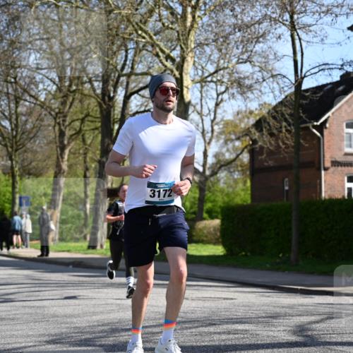 12.04.2026 - 45. Internationalen Wilhelmsburger Insellauf J. Mangold http://msf.ph/oto/9461354 12.04.2026 10:45:53 Ziel 2216, 3430, 5594, 4481, 4682, 5664, 3172, 2691, 3256, 3848, 3849, 5690, 4182, 2460, 2706, 4357, 3952, 4755, 3480, 5050, 5598, 3635, 4762, 5466, 2596, 3008, 4631, 2841 meine-sportfotos.de