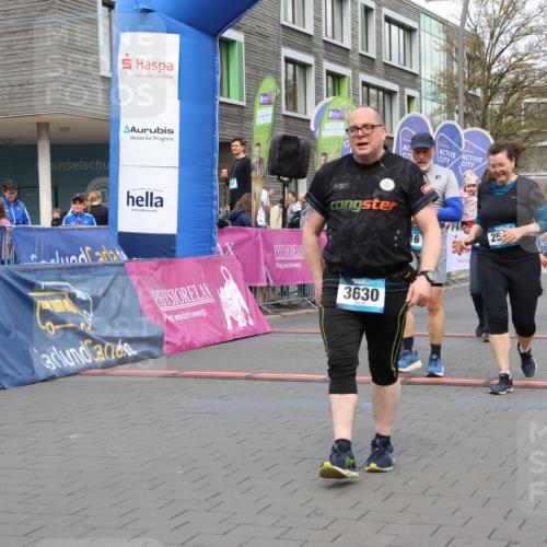 12.04.2026 - 45. Internationalen Wilhelmsburger Insellauf Strokosch-Dieckow http://msf.ph/oto/9461358 12.04.2026 13:18:43 Ziel 2516, 2517, 4031, 3694, 2018, 2961 meine-sportfotos.de