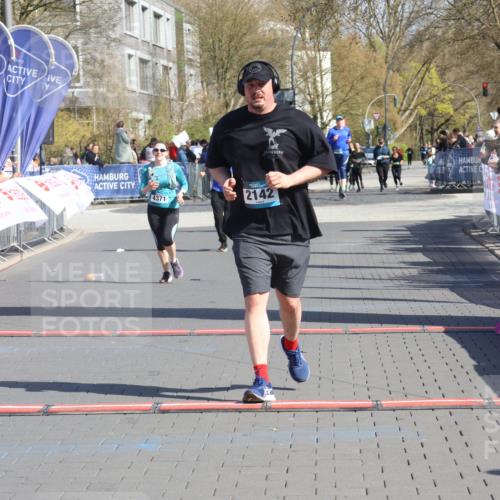 12.04.2026 - 45. Internationalen Wilhelmsburger Insellauf Strokosch-Dieckow http://msf.ph/oto/9461359 12.04.2026 11:09:14 Ziel 0000, 2142, 4371 meine-sportfotos.de
