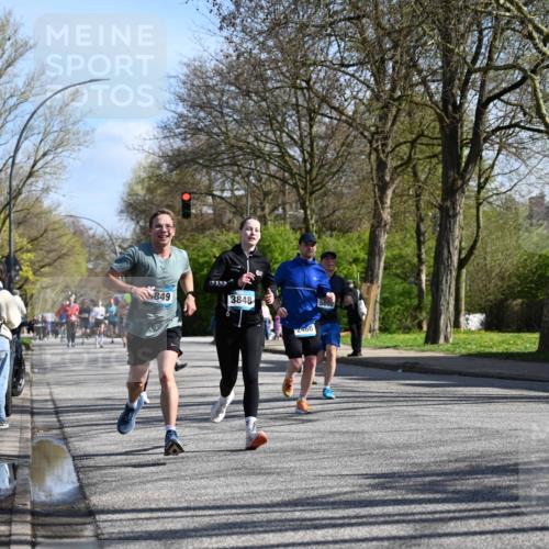 12.04.2026 - 45. Internationalen Wilhelmsburger Insellauf J. Mangold http://msf.ph/oto/9461366 12.04.2026 10:45:54 Ziel 5594, 4481, 4682, 5664, 3172, 2691, 3256, 3848, 3849, 5690, 4182, 2460, 2706, 4357, 3952, 4755, 3480, 5050, 5598, 3635, 4762, 5466, 2596, 3008, 4631, 2841, 5726 meine-sportfotos.de