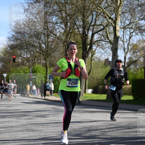 12.04.2026 - 45. Internationalen Wilhelmsburger Insellauf J. Mangold http://msf.ph/oto/9461406 12.04.2026 10:45:58 Ziel 5664, 3172, 2691, 3256, 3848, 3849, 5690, 4182, 2460, 2706, 4357, 3952, 4755, 3480, 5050, 5598, 3635, 4762, 3635, 4762, 5466, 2596, 3008, 4631, 2841, 5726, 5562, 3484 meine-sportfotos.de