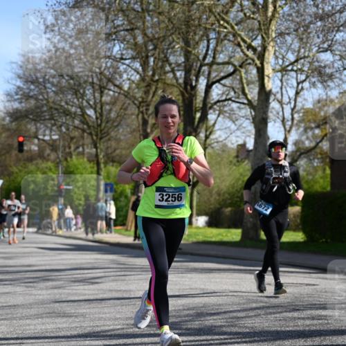 12.04.2026 - 45. Internationalen Wilhelmsburger Insellauf J. Mangold http://msf.ph/oto/9461407 12.04.2026 10:45:58 Ziel 5664, 3172, 2691, 3256, 3848, 3849, 5690, 4182, 2460, 2706, 4357, 3952, 4755, 3480, 5050, 5598, 3635, 4762, 3635, 4762, 5466, 2596, 3008, 4631, 2841, 5726, 5562, 3484 meine-sportfotos.de