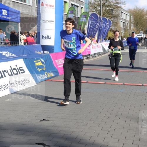 12.04.2026 - 45. Internationalen Wilhelmsburger Insellauf Strokosch-Dieckow http://msf.ph/oto/9461408 12.04.2026 11:09:22 Ziel 4371, 3748, 3701, 2050 meine-sportfotos.de