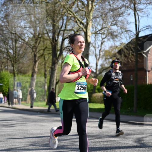 12.04.2026 - 45. Internationalen Wilhelmsburger Insellauf J. Mangold http://msf.ph/oto/9461413 12.04.2026 10:45:59 Ziel 5664, 3172, 2691, 3256, 3848, 3849, 5690, 4182, 2460, 2706, 4357, 3952, 4755, 3480, 5050, 5598, 3635, 4762, 5466, 2596, 5466, 2596, 3008, 4631, 2841, 5726, 5562, 3484, 4331, 3553 meine-sportfotos.de