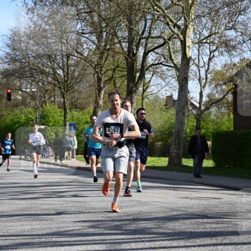 12.04.2026 - 45. Internationalen Wilhelmsburger Insellauf J. Mangold http://msf.ph/oto/9461421 12.04.2026 10:46:05 Ziel 3172, 2691, 3256, 3848, 3849, 5690, 4182, 2460, 2706, 4357, 3952, 4755, 3480, 5050, 5598, 3635, 4762, 5466, 2596, 3008, 4631, 2841, 2841, 5726, 5562, 3484, 4331, 3553, 3713, 3860, 5538, 4706 meine-sportfotos.de