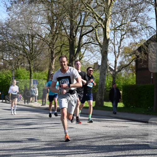 12.04.2026 - 45. Internationalen Wilhelmsburger Insellauf J. Mangold http://msf.ph/oto/9461426 12.04.2026 10:46:05 Ziel 3172, 2691, 3256, 3848, 3849, 5690, 4182, 2460, 2706, 4357, 3952, 4755, 3480, 5050, 5598, 3635, 4762, 5466, 2596, 3008, 4631, 2841, 2841, 5726, 5562, 3484, 4331, 3553, 3713, 3860, 5538, 4706 meine-sportfotos.de
