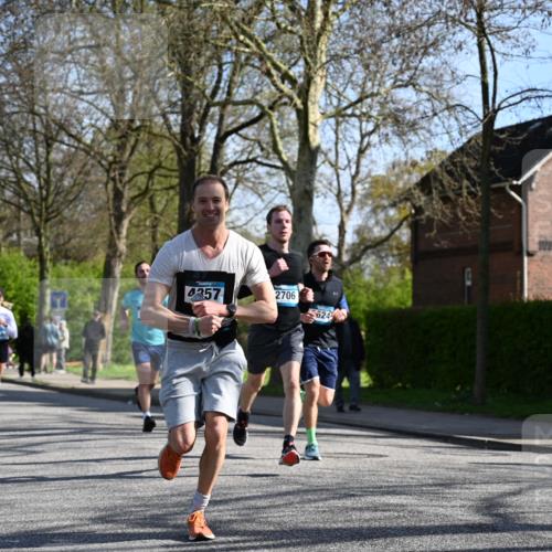 12.04.2026 - 45. Internationalen Wilhelmsburger Insellauf J. Mangold http://msf.ph/oto/9461432 12.04.2026 10:46:06 Ziel 3172, 2691, 3256, 3848, 3849, 5690, 4182, 2460, 2706, 4357, 3952, 4755, 3480, 5050, 5598, 3635, 4762, 5466, 2596, 3008, 4631, 2841, 5726, 5726, 5562, 3484, 4331, 3553, 3713, 3860, 5538, 4706, 4700 meine-sportfotos.de