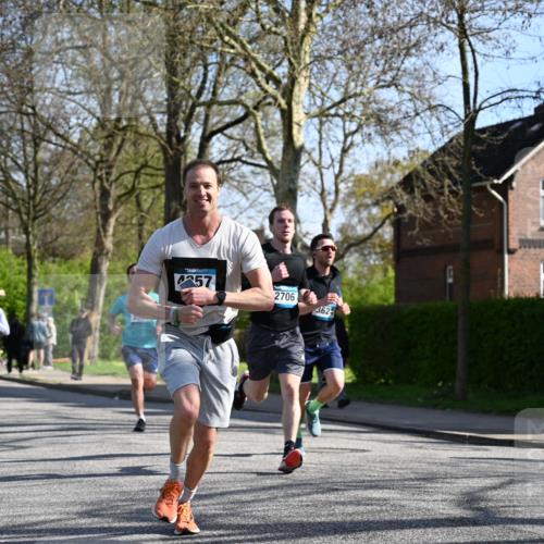 12.04.2026 - 45. Internationalen Wilhelmsburger Insellauf J. Mangold http://msf.ph/oto/9461434 12.04.2026 10:46:06 Ziel 3172, 2691, 3256, 3848, 3849, 5690, 4182, 2460, 2706, 4357, 3952, 4755, 3480, 5050, 5598, 3635, 4762, 5466, 2596, 3008, 4631, 2841, 5726, 5726, 5562, 3484, 4331, 3553, 3713, 3860, 5538, 4706, 4700 meine-sportfotos.de