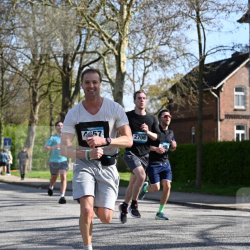 12.04.2026 - 45. Internationalen Wilhelmsburger Insellauf J. Mangold http://msf.ph/oto/9461438 12.04.2026 10:46:06 Ziel 3172, 2691, 3256, 3848, 3849, 5690, 4182, 2460, 2706, 4357, 3952, 4755, 3480, 5050, 5598, 3635, 4762, 5466, 2596, 3008, 4631, 2841, 5726, 5726, 5562, 3484, 4331, 3553, 3713, 3860, 5538, 4706, 4700 meine-sportfotos.de