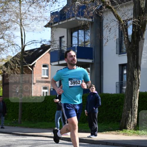 12.04.2026 - 45. Internationalen Wilhelmsburger Insellauf J. Mangold http://msf.ph/oto/9461464 12.04.2026 10:46:08 Ziel 3256, 3848, 3849, 5690, 4182, 2460, 2706, 4357, 3952, 4755, 3480, 5050, 5598, 3635, 4762, 5466, 2596, 3008, 4631, 2841, 5726, 5562, 5562, 3484, 4331, 3553, 3713, 3860, 5538, 4706, 4700, 5803 meine-sportfotos.de