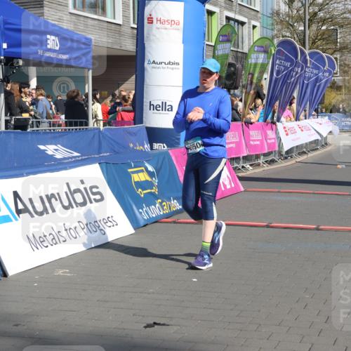12.04.2026 - 45. Internationalen Wilhelmsburger Insellauf Strokosch-Dieckow http://msf.ph/oto/9461480 12.04.2026 11:09:26 Ziel 3701, 2050, 4406 meine-sportfotos.de