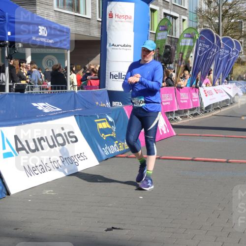 12.04.2026 - 45. Internationalen Wilhelmsburger Insellauf Strokosch-Dieckow http://msf.ph/oto/9461487 12.04.2026 11:09:26 Ziel 3701, 2050, 4406 meine-sportfotos.de