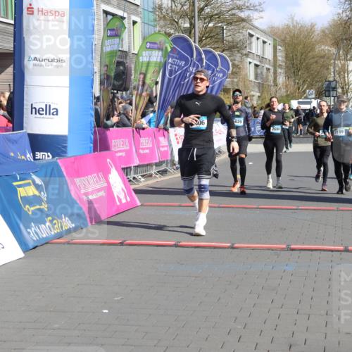 12.04.2026 - 45. Internationalen Wilhelmsburger Insellauf Strokosch-Dieckow http://msf.ph/oto/9461510 12.04.2026 11:09:30 Ziel 4406, 3169, 2699, 3005, 5629 meine-sportfotos.de