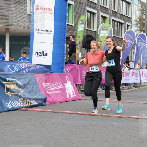 12.04.2026 - 45. Internationalen Wilhelmsburger Insellauf Strokosch-Dieckow http://msf.ph/oto/9461520 12.04.2026 13:18:38 Ziel 3879, 3630, 5714, 4213, 2516, 2517, 4031 meine-sportfotos.de