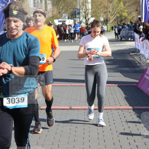 12.04.2026 - 45. Internationalen Wilhelmsburger Insellauf Strokosch-Dieckow http://msf.ph/oto/9461531 12.04.2026 10:51:26 Ziel 3039, 3550, 4659, 2935, 5823 meine-sportfotos.de