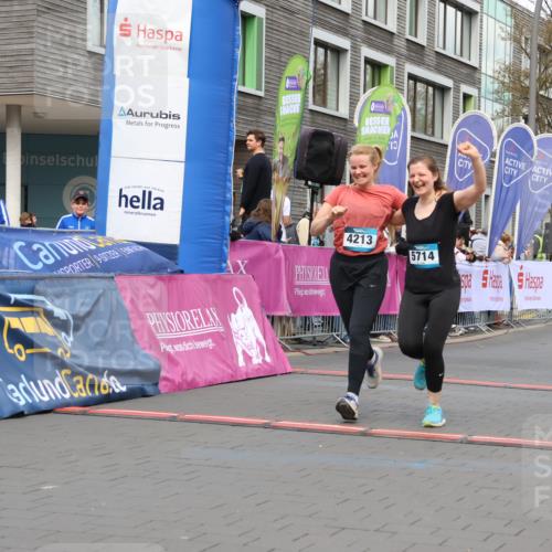 12.04.2026 - 45. Internationalen Wilhelmsburger Insellauf Strokosch-Dieckow http://msf.ph/oto/9461545 12.04.2026 13:18:38 Ziel 3879, 3630, 5714, 4213, 2516, 2517, 4031 meine-sportfotos.de