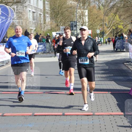 12.04.2026 - 45. Internationalen Wilhelmsburger Insellauf Strokosch-Dieckow http://msf.ph/oto/9461549 12.04.2026 10:51:38 Ziel 5618, 4756, 2506, 3996, 5608 meine-sportfotos.de
