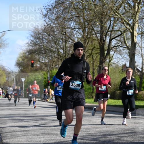 12.04.2026 - 45. Internationalen Wilhelmsburger Insellauf J. Mangold http://msf.ph/oto/9461571 12.04.2026 10:46:26 Ziel 3480, 5050, 5598, 3635, 4762, 5466, 2596, 3008, 4631, 2841, 5726, 5562, 3484, 4331, 3553, 3713, 3860, 3860, 5538, 4706, 4700, 5803, 2206, 5421, 5626, 3493, 3494, 3010, 3854, 2393, 2845, 3332, 3349, 4297, 3830, 3098, 5445 meine-sportfotos.de