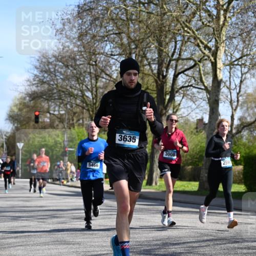 12.04.2026 - 45. Internationalen Wilhelmsburger Insellauf J. Mangold http://msf.ph/oto/9461574 12.04.2026 10:46:26 Ziel 3480, 5050, 5598, 3635, 4762, 5466, 2596, 3008, 4631, 2841, 5726, 5562, 3484, 4331, 3553, 3713, 3860, 3860, 5538, 4706, 4700, 5803, 2206, 5421, 5626, 3493, 3494, 3010, 3854, 2393, 2845, 3332, 3349, 4297, 3830, 3098, 5445 meine-sportfotos.de