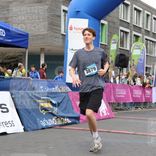 12.04.2026 - 45. Internationalen Wilhelmsburger Insellauf Strokosch-Dieckow http://msf.ph/oto/9461577 12.04.2026 13:18:36 Ziel 3879, 3630, 5714, 4213 meine-sportfotos.de