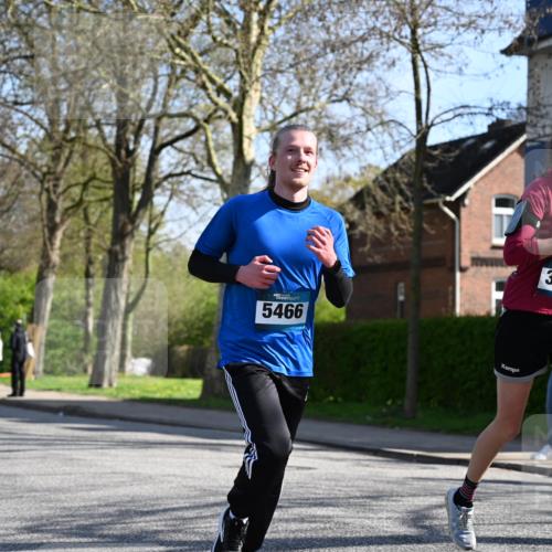 12.04.2026 - 45. Internationalen Wilhelmsburger Insellauf J. Mangold http://msf.ph/oto/9461594 12.04.2026 10:46:27 Ziel 5050, 5598, 3635, 4762, 5466, 2596, 3008, 4631, 2841, 5726, 5562, 3484, 4331, 3553, 3713, 3860, 5538, 4706, 4700, 5803, 2206, 5421, 5626, 3493, 3494, 3010, 3854, 2393, 2845, 2393, 2845, 3332, 3349, 4297, 3830, 3098, 5445 meine-sportfotos.de