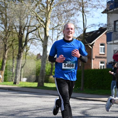 12.04.2026 - 45. Internationalen Wilhelmsburger Insellauf J. Mangold http://msf.ph/oto/9461598 12.04.2026 10:46:28 Ziel 5598, 3635, 4762, 5466, 2596, 3008, 4631, 2841, 5726, 5562, 3484, 4331, 3553, 3713, 3860, 5538, 4706, 4700, 5803, 2206, 5421, 5626, 3493, 3494, 3010, 3854, 2393, 2845, 3332, 3349, 3332, 3349, 4297, 3830, 3098, 5445 meine-sportfotos.de