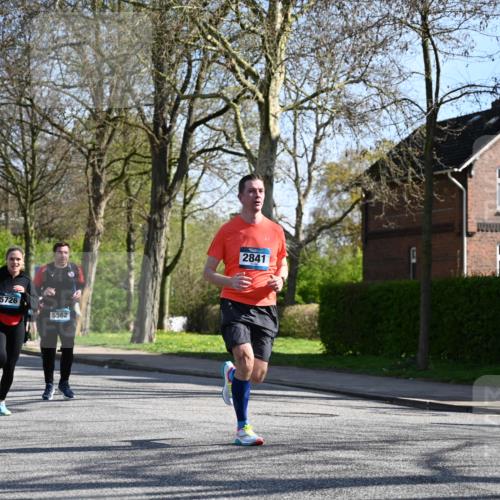 12.04.2026 - 45. Internationalen Wilhelmsburger Insellauf J. Mangold http://msf.ph/oto/9461605 12.04.2026 10:46:31 Ziel 3635, 4762, 5466, 2596, 3008, 4631, 2841, 5726, 5562, 3484, 4331, 3553, 3713, 3860, 5538, 4706, 4700, 5803, 5803, 2206, 5421, 5626, 3493, 3494, 3010, 3854, 2393, 2845, 3332, 3349, 4297, 3830, 3098, 5445, 4992, 3450 meine-sportfotos.de