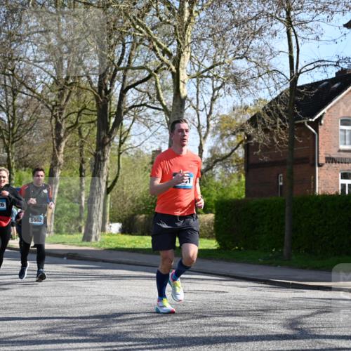 12.04.2026 - 45. Internationalen Wilhelmsburger Insellauf J. Mangold http://msf.ph/oto/9461606 12.04.2026 10:46:31 Ziel 3635, 4762, 5466, 2596, 3008, 4631, 2841, 5726, 5562, 3484, 4331, 3553, 3713, 3860, 5538, 4706, 4700, 5803, 5803, 2206, 5421, 5626, 3493, 3494, 3010, 3854, 2393, 2845, 3332, 3349, 4297, 3830, 3098, 5445, 4992, 3450 meine-sportfotos.de