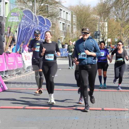 12.04.2026 - 45. Internationalen Wilhelmsburger Insellauf Strokosch-Dieckow http://msf.ph/oto/9461608 12.04.2026 11:09:33 Ziel 4406, 3169, 2699, 3005, 5629, 2620, 2601 meine-sportfotos.de
