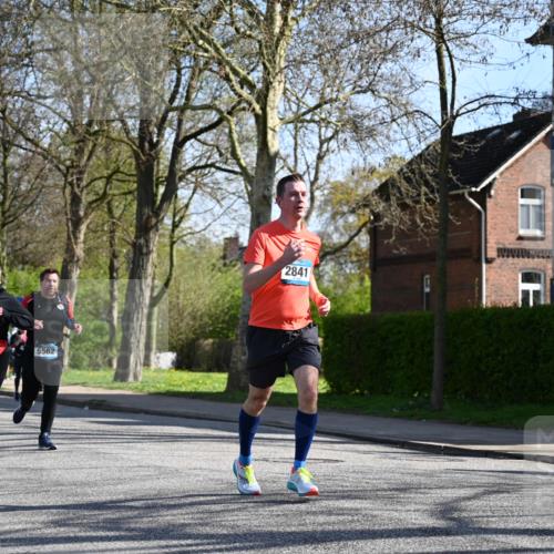 12.04.2026 - 45. Internationalen Wilhelmsburger Insellauf J. Mangold http://msf.ph/oto/9461610 12.04.2026 10:46:31 Ziel 3635, 4762, 5466, 2596, 3008, 4631, 2841, 5726, 5562, 3484, 4331, 3553, 3713, 3860, 5538, 4706, 4700, 5803, 5803, 2206, 5421, 5626, 3493, 3494, 3010, 3854, 2393, 2845, 3332, 3349, 4297, 3830, 3098, 5445, 4992, 3450 meine-sportfotos.de