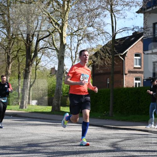 12.04.2026 - 45. Internationalen Wilhelmsburger Insellauf J. Mangold http://msf.ph/oto/9461612 12.04.2026 10:46:31 Ziel 3635, 4762, 5466, 2596, 3008, 4631, 2841, 5726, 5562, 3484, 4331, 3553, 3713, 3860, 5538, 4706, 4700, 5803, 5803, 2206, 5421, 5626, 3493, 3494, 3010, 3854, 2393, 2845, 3332, 3349, 4297, 3830, 3098, 5445, 4992, 3450 meine-sportfotos.de