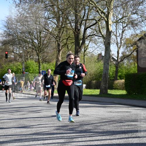 12.04.2026 - 45. Internationalen Wilhelmsburger Insellauf J. Mangold http://msf.ph/oto/9461619 12.04.2026 10:46:32 Ziel 3635, 4762, 5466, 2596, 3008, 4631, 2841, 5726, 5562, 3484, 4331, 3553, 3713, 3860, 5538, 4706, 4700, 5803, 2206, 5421, 5626, 3493, 3494, 3010, 3854, 2393, 2845, 3332, 3349, 4297, 3830, 3098, 5445, 4992, 3450, 5054 meine-sportfotos.de