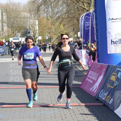 12.04.2026 - 45. Internationalen Wilhelmsburger Insellauf Strokosch-Dieckow http://msf.ph/oto/9461645 12.04.2026 11:09:35 Ziel 3169, 2699, 3005, 5629, 2620, 2601 meine-sportfotos.de