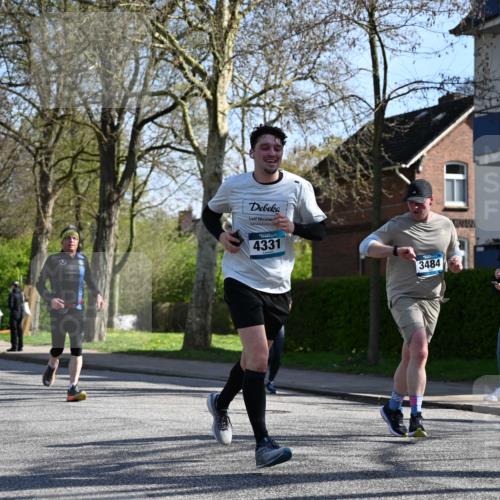 12.04.2026 - 45. Internationalen Wilhelmsburger Insellauf J. Mangold http://msf.ph/oto/9461653 12.04.2026 10:46:37 Ziel 3008, 4631, 2841, 5726, 5562, 3484, 4331, 3553, 3713, 3860, 5538, 4706, 4700, 5803, 2206, 5421, 5626, 3493, 3494, 3010, 3854, 3010, 3854, 2393, 2845, 3332, 3349, 4297, 3830, 3098, 5445, 3098, 5445, 4992, 3450, 5054 meine-sportfotos.de