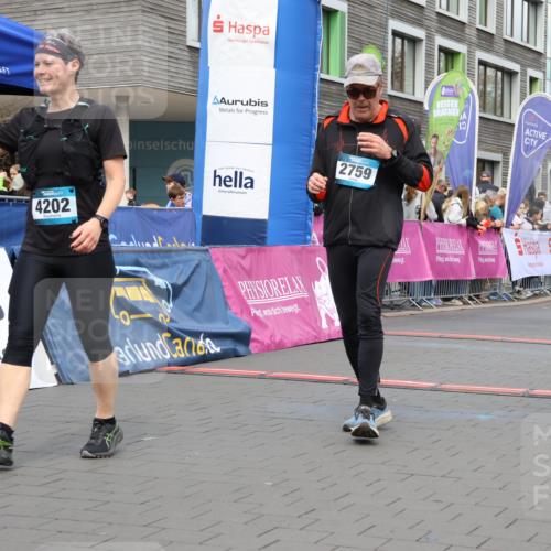 12.04.2026 - 45. Internationalen Wilhelmsburger Insellauf Strokosch-Dieckow http://msf.ph/oto/9461671 12.04.2026 13:18:29 Ziel 4203, 4202, 5836, 2759, 4487, 2833 meine-sportfotos.de