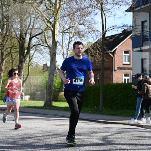 12.04.2026 - 45. Internationalen Wilhelmsburger Insellauf J. Mangold http://msf.ph/oto/9461676 12.04.2026 10:46:41 Ziel 2841, 5726, 5562, 3484, 4331, 3553, 3713, 3860, 5538, 4706, 4700, 5803, 2206, 5421, 5626, 3493, 3494, 3010, 3854, 2393, 2845, 3332, 3349, 4297, 4297, 3830, 3098, 5445, 4992, 4992, 3450, 5054 meine-sportfotos.de