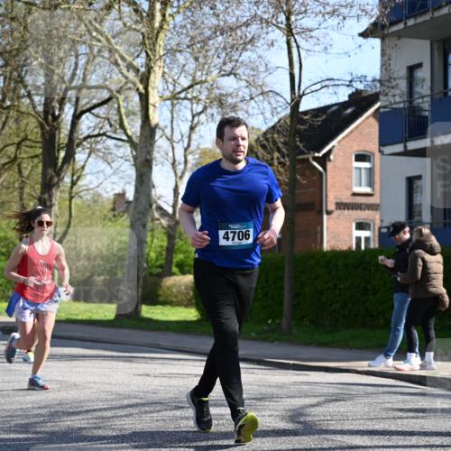 12.04.2026 - 45. Internationalen Wilhelmsburger Insellauf J. Mangold http://msf.ph/oto/9461679 12.04.2026 10:46:41 Ziel 2841, 5726, 5562, 3484, 4331, 3553, 3713, 3860, 5538, 4706, 4700, 5803, 2206, 5421, 5626, 3493, 3494, 3010, 3854, 2393, 2845, 3332, 3349, 4297, 4297, 3830, 3098, 5445, 4992, 4992, 3450, 5054 meine-sportfotos.de