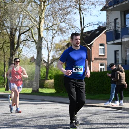 12.04.2026 - 45. Internationalen Wilhelmsburger Insellauf J. Mangold http://msf.ph/oto/9461682 12.04.2026 10:46:41 Ziel 2841, 5726, 5562, 3484, 4331, 3553, 3713, 3860, 5538, 4706, 4700, 5803, 2206, 5421, 5626, 3493, 3494, 3010, 3854, 2393, 2845, 3332, 3349, 4297, 4297, 3830, 3098, 5445, 4992, 4992, 3450, 5054 meine-sportfotos.de