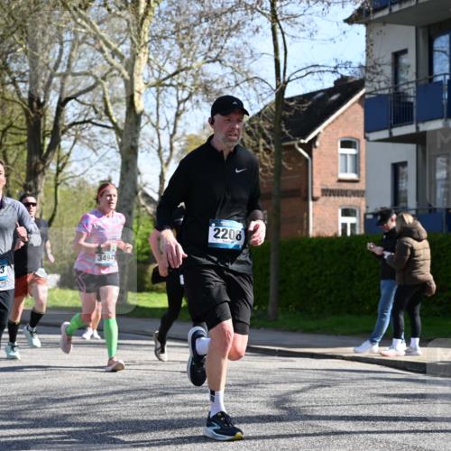 12.04.2026 - 45. Internationalen Wilhelmsburger Insellauf J. Mangold http://msf.ph/oto/9461705 12.04.2026 10:46:46 Ziel 3484, 4331, 3553, 3713, 3860, 5538, 4706, 4700, 5803, 2206, 5421, 5626, 3493, 3494, 3010, 3854, 2393, 2845, 3332, 3349, 4297, 3830, 3098, 5445, 4992, 3450, 5054 meine-sportfotos.de