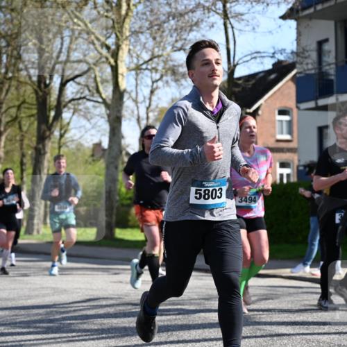 12.04.2026 - 45. Internationalen Wilhelmsburger Insellauf J. Mangold http://msf.ph/oto/9461718 12.04.2026 10:46:47 Ziel 3484, 4331, 3553, 3713, 3860, 5538, 4706, 4700, 5803, 2206, 5421, 5626, 3493, 3494, 3010, 3854, 2393, 2845, 3332, 3349, 4297, 3830, 3830, 3098, 5445, 4992, 3450, 5054 meine-sportfotos.de