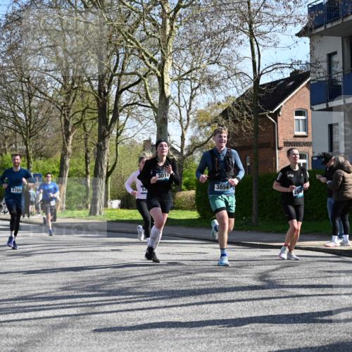 12.04.2026 - 45. Internationalen Wilhelmsburger Insellauf J. Mangold http://msf.ph/oto/9461730 12.04.2026 10:46:49 Ziel 3713, 3860, 5538, 4706, 4700, 5803, 2206, 5421, 5626, 3493, 3494, 3010, 3854, 2393, 2845, 3332, 3349, 4297, 3830, 3098, 5445, 3098, 5445, 4992, 3450, 5054, 2358, 4932 meine-sportfotos.de