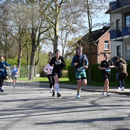 12.04.2026 - 45. Internationalen Wilhelmsburger Insellauf J. Mangold http://msf.ph/oto/9461731 12.04.2026 10:46:49 Ziel 3713, 3860, 5538, 4706, 4700, 5803, 2206, 5421, 5626, 3493, 3494, 3010, 3854, 2393, 2845, 3332, 3349, 4297, 3830, 3098, 5445, 3098, 5445, 4992, 3450, 5054, 2358, 4932 meine-sportfotos.de