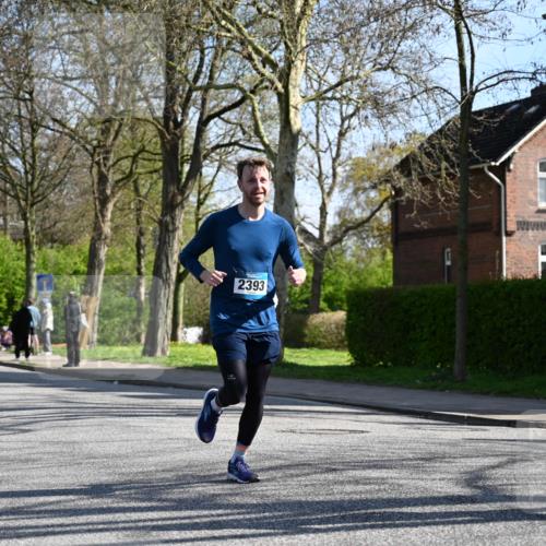 12.04.2026 - 45. Internationalen Wilhelmsburger Insellauf J. Mangold http://msf.ph/oto/9461751 12.04.2026 10:46:51 Ziel 3860, 5538, 4706, 4700, 5803, 2206, 5421, 5626, 3493, 3494, 3010, 3854, 2393, 2845, 3332, 3349, 4297, 3830, 3098, 5445, 4992, 3450, 5054, 2358, 4932 meine-sportfotos.de