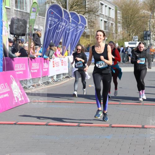 12.04.2026 - 45. Internationalen Wilhelmsburger Insellauf Strokosch-Dieckow http://msf.ph/oto/9461759 12.04.2026 11:09:55 Ziel 2612, 3382, 4081, 3383, 2238 meine-sportfotos.de