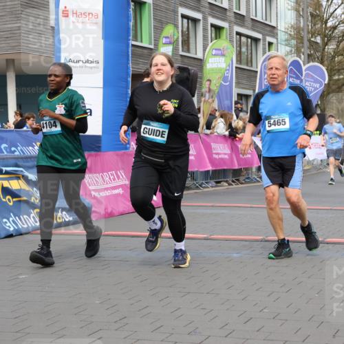 12.04.2026 - 45. Internationalen Wilhelmsburger Insellauf Strokosch-Dieckow http://msf.ph/oto/9461766 12.04.2026 13:18:22 Ziel 4104, 5465, 4998, 5332, 4203, 4202, 5836, 2759 meine-sportfotos.de