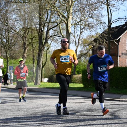 12.04.2026 - 45. Internationalen Wilhelmsburger Insellauf J. Mangold http://msf.ph/oto/9461772 12.04.2026 10:46:56 Ziel 5803, 2206, 5421, 5626, 3493, 3494, 3010, 3854, 2393, 2845, 3332, 3349, 4297, 3830, 3098, 5445, 4992, 3450, 5054, 5054, 2358, 4932, 4402, 4367 meine-sportfotos.de