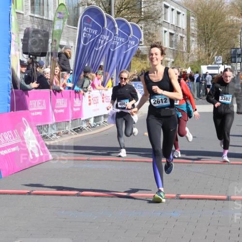 12.04.2026 - 45. Internationalen Wilhelmsburger Insellauf Strokosch-Dieckow http://msf.ph/oto/9461775 12.04.2026 11:09:55 Ziel 2612, 3382, 4081, 3383, 2238 meine-sportfotos.de
